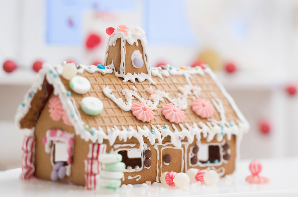 Gingerbread House Candle